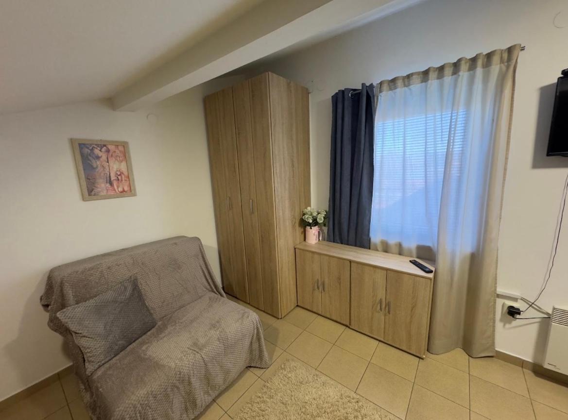 Guesthouse Vladimir & Ana Панчево Экстерьер фото