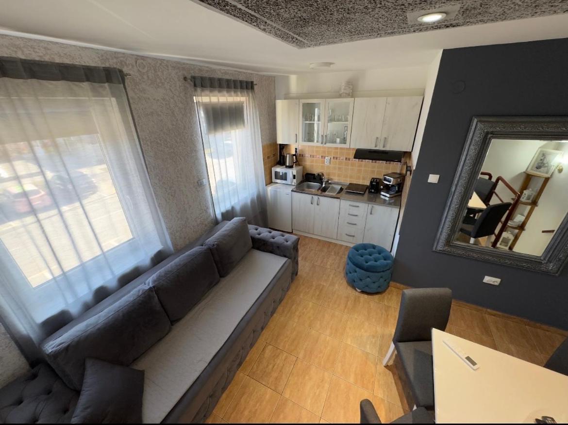 Guesthouse Vladimir & Ana Панчево Экстерьер фото